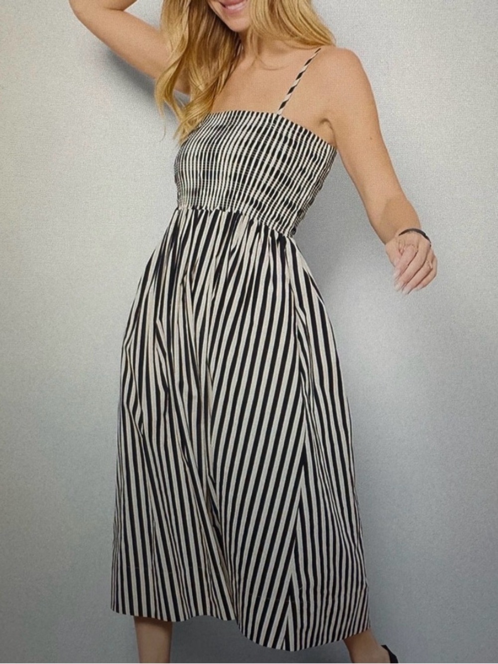 Evereve Striped Midi Dress Smocked Adjustable Straps Pockets Size Large